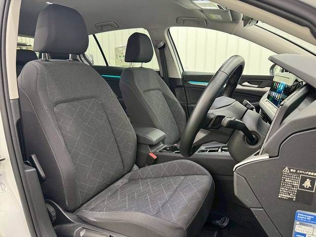 VOLKSWAGEN VOLKSWAGEN GOLF 2023