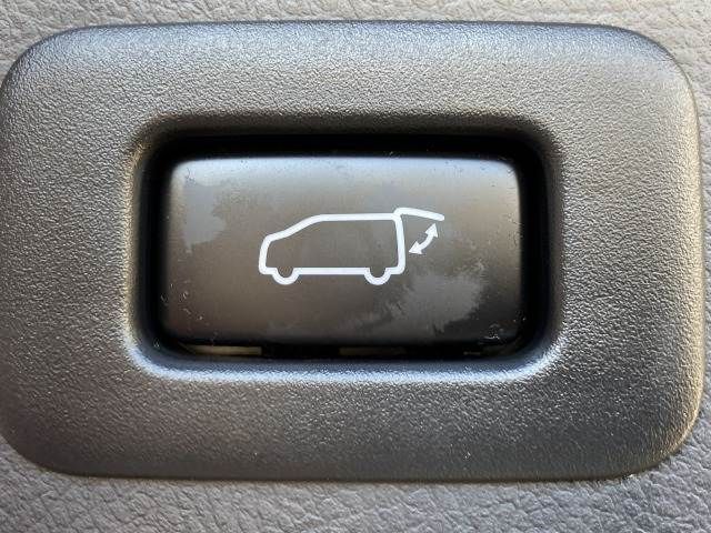 TOYOTA VELLFIRE 2017