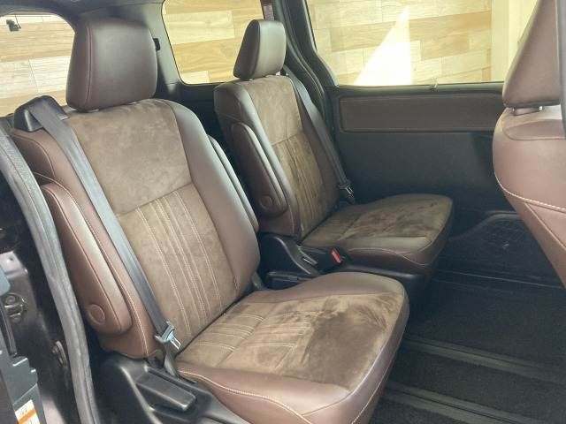 TOYOTA ESQUIRE HYBRID 2017