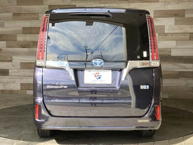 TOYOTA ESQUIRE HYBRID 2017