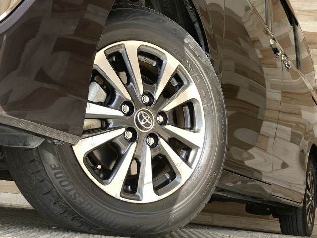 TOYOTA ESQUIRE HYBRID 2017