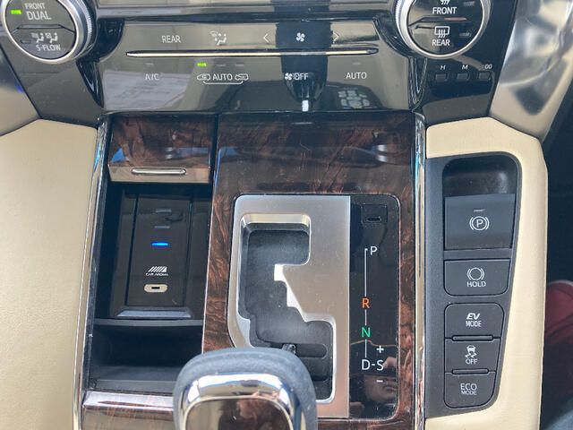 TOYOTA VELLFIRE  HYBRID 4WD 2018