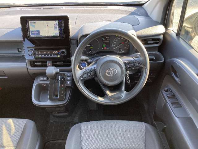 TOYOTA SIENTA HYBRID 2023