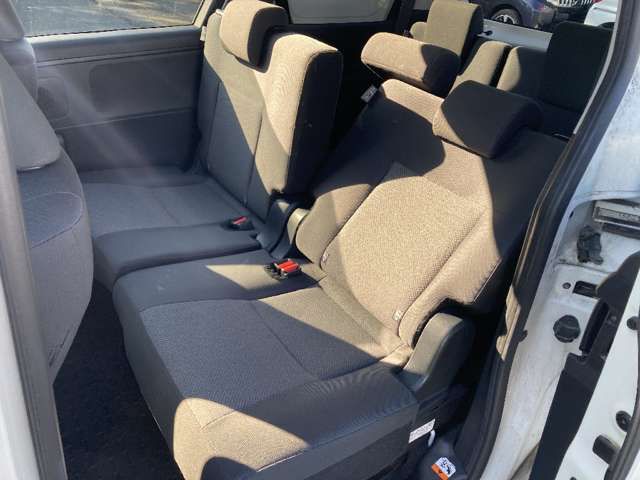 TOYOTA SIENTA HYBRID 2023