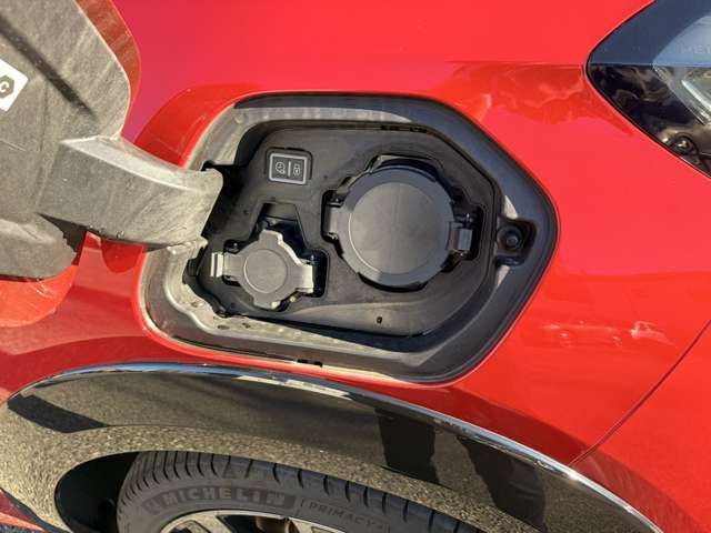 PEUGEOT PEUGEOT e-208 2024