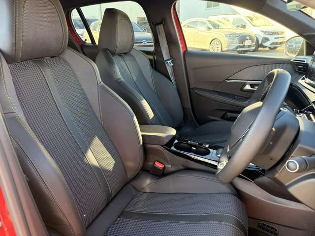 PEUGEOT PEUGEOT e-208 2024