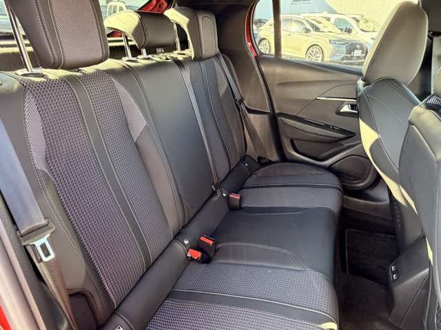 PEUGEOT PEUGEOT e-208 2024