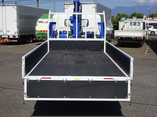 MITSUBISHI CANTER 2024