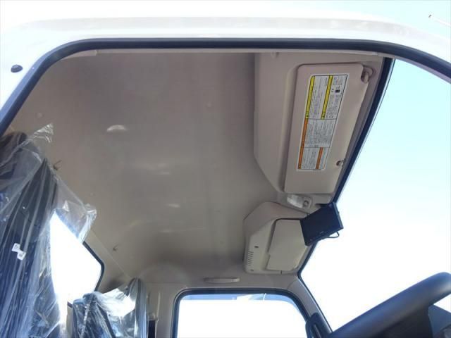 MITSUBISHI CANTER 2024