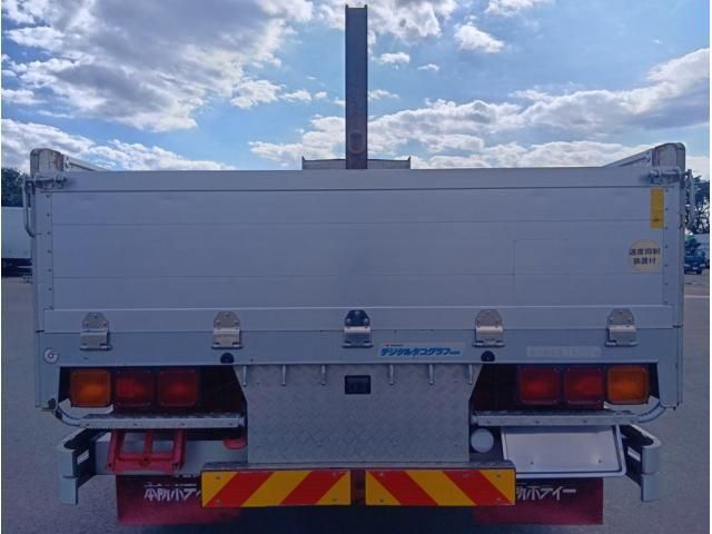 MITSUBISHI FUSOU SUPER GREAT 2013