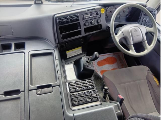 MITSUBISHI FUSOU SUPER GREAT 2013