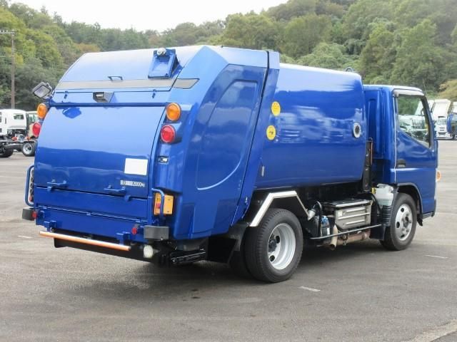 MITSUBISHI CANTER 2017