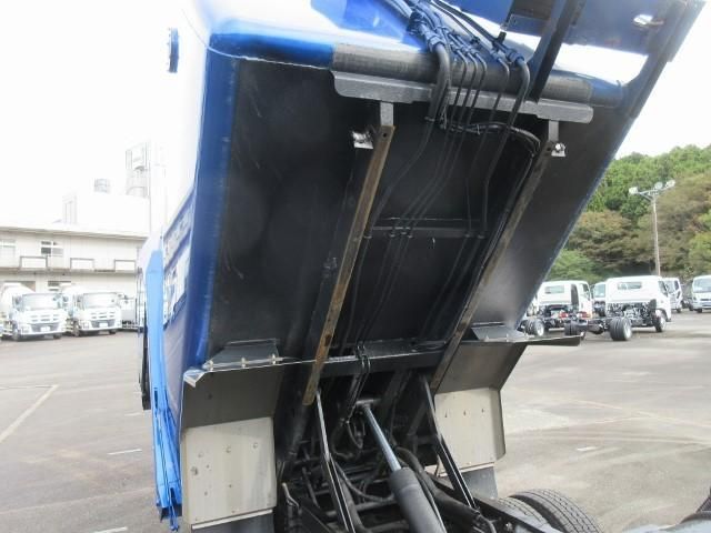 MITSUBISHI CANTER 2017