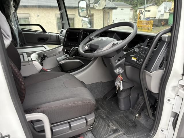 NISSAN DIESEL Quon 2023