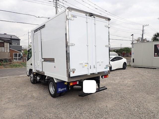 MITSUBISHI CANTER 2025