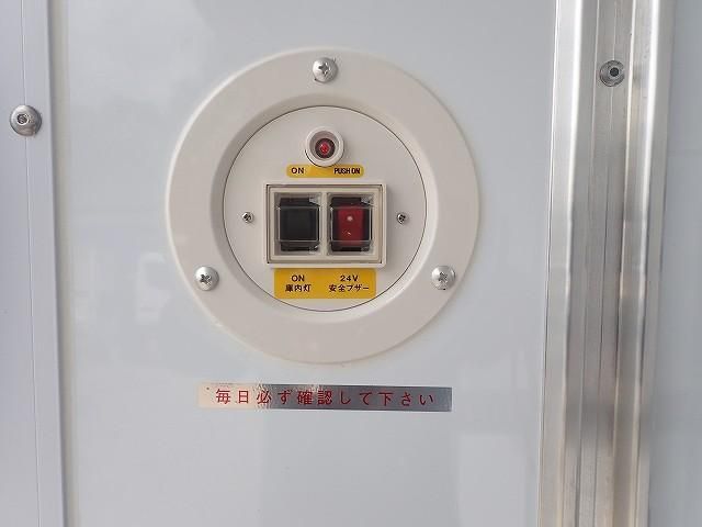 MITSUBISHI CANTER 2025