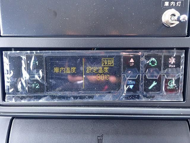 MITSUBISHI CANTER 2025