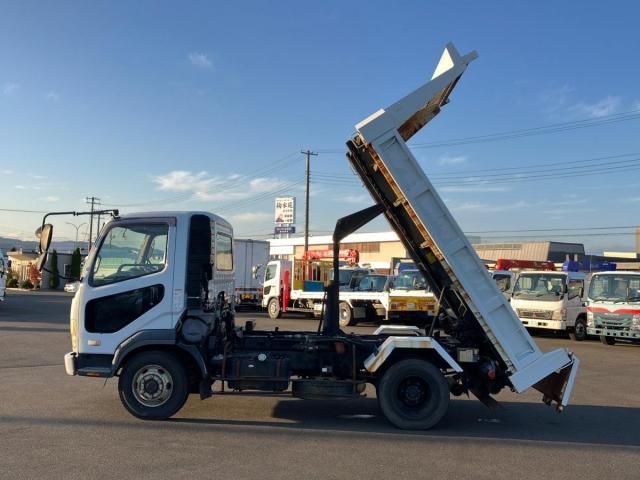 MITSUBISHI FUSOU FIGHTER 2005