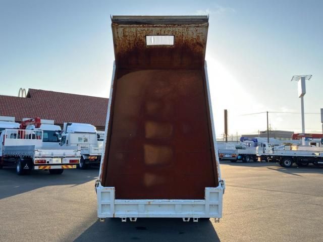 MITSUBISHI FUSOU FIGHTER 2005