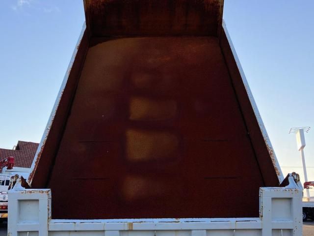 MITSUBISHI FUSOU FIGHTER 2005