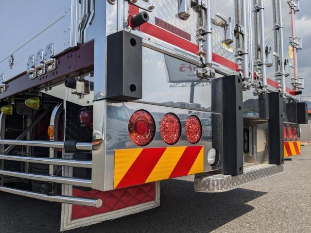 NISSAN DIESEL Quon 2019