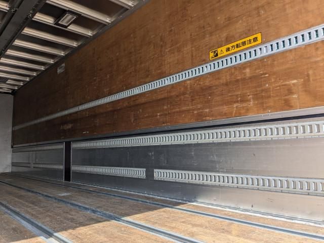 NISSAN DIESEL Quon 2019