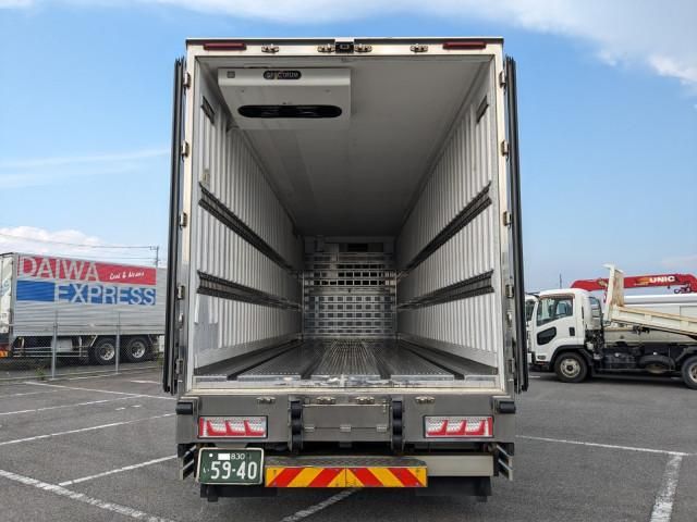 MITSUBISHI FUSOU SUPER GREAT 2018