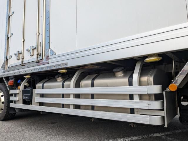 MITSUBISHI FUSOU SUPER GREAT 2018