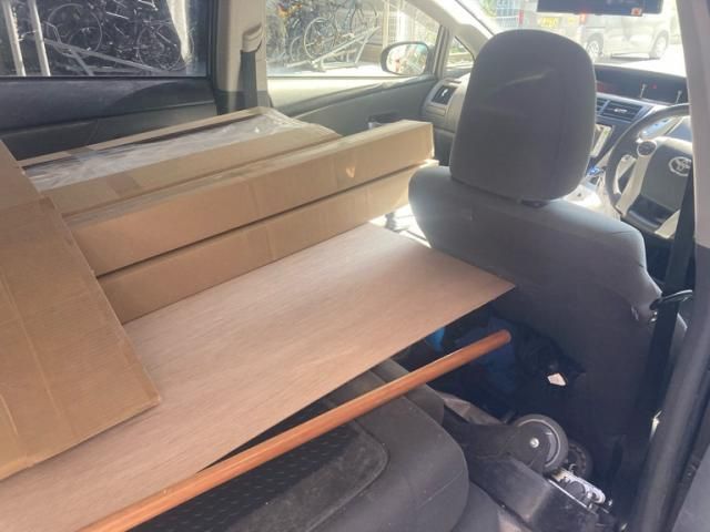 TOYOTA PRIUS Alpha 2012