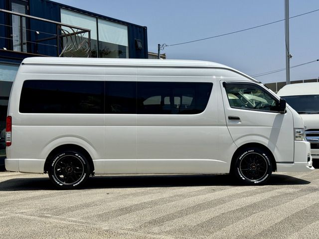 TOYOTA HIACE van 4WD 2020