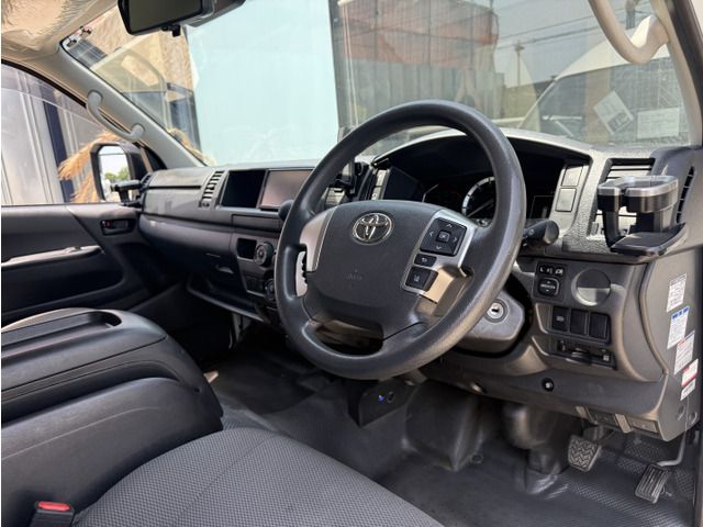 TOYOTA HIACE van 4WD 2020