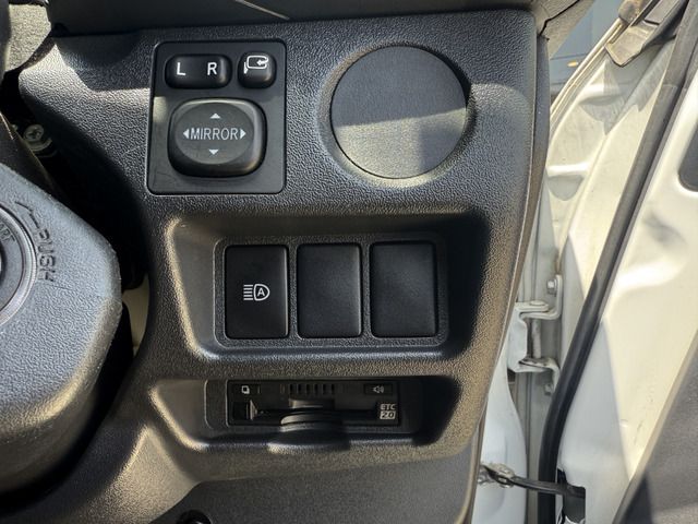 TOYOTA HIACE van 4WD 2020