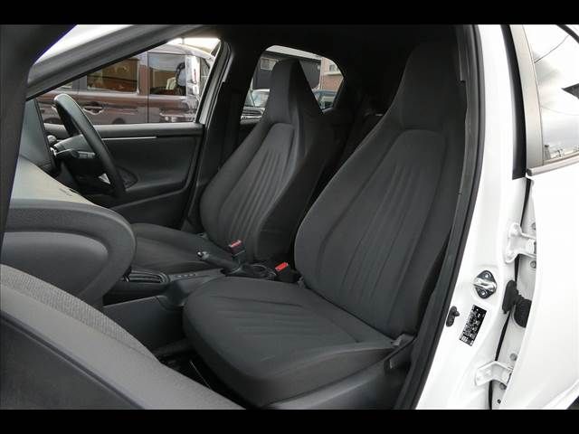 TOYOTA YARIS HYBRID 2021