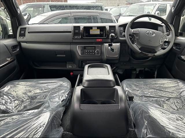 TOYOTA HIACE van 4WD 2025