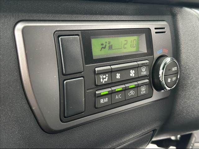 TOYOTA HIACE van 4WD 2025