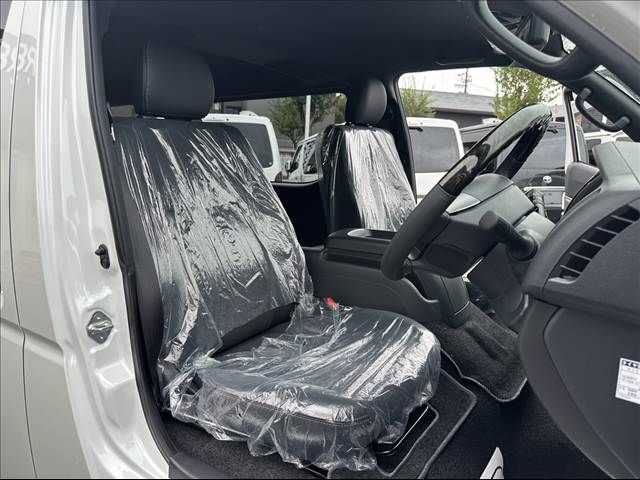 TOYOTA HIACE van 4WD 2025