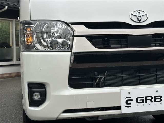 TOYOTA HIACE van 4WD 2025