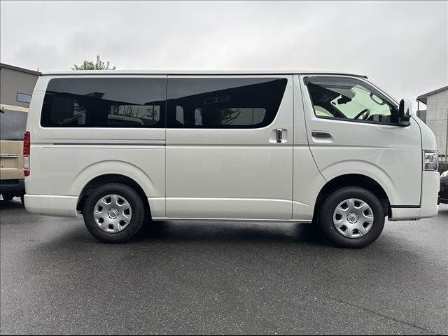 TOYOTA HIACE van 4WD 2025