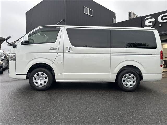 TOYOTA HIACE van 4WD 2025