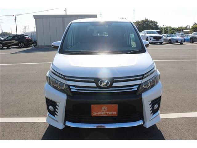 TOYOTA VOXY 2014