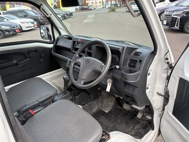 DAIHATSU HIJET truck 4WD 2017