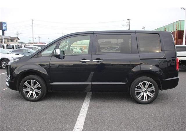 MITSUBISHI DELICA D:5 4WD 2023