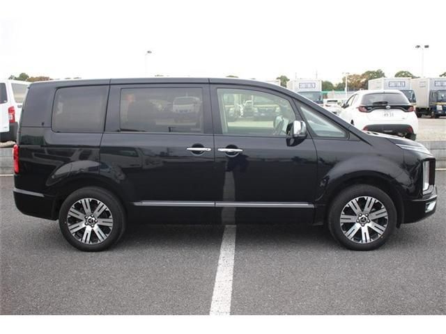 MITSUBISHI DELICA D:5 4WD 2023