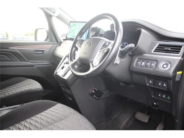 MITSUBISHI DELICA D:5 4WD 2023