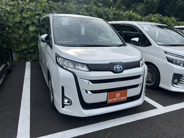 TOYOTA NOAH HYBRID 2022
