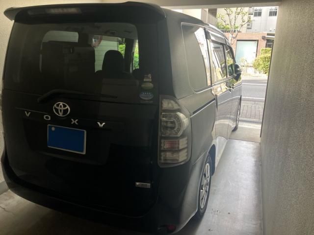 TOYOTA VOXY 2012