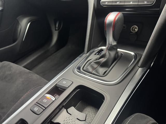 RENAULT RENAULT MEGANE hatchback 2022