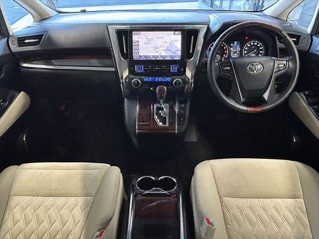 TOYOTA ALPHARD 2015