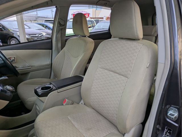 TOYOTA PRIUS Alpha 2015