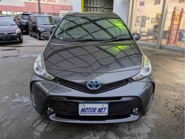 TOYOTA PRIUS Alpha 2015